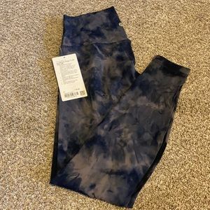 NWT Lululemon aligns -size 8